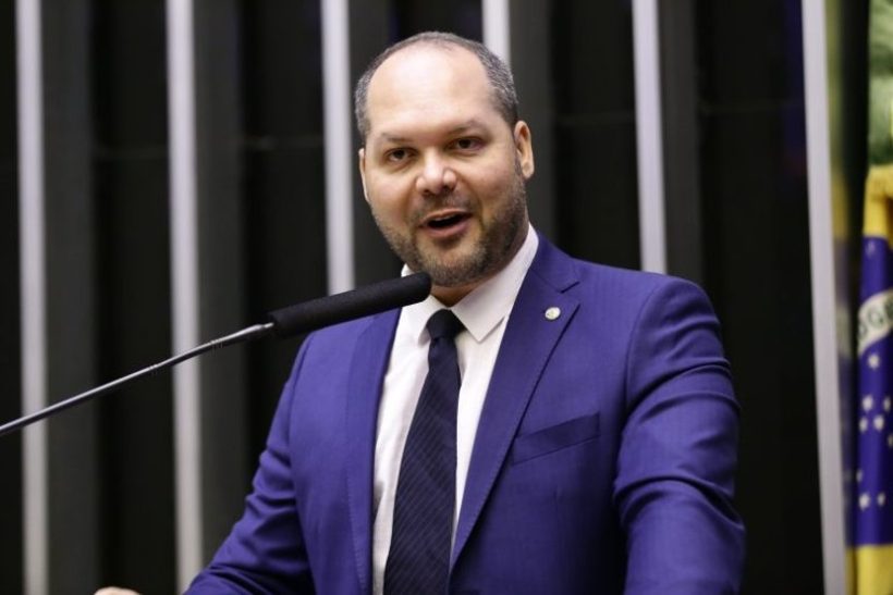 Heitor Freire apresenta projeto pra acabar com obrigatoriedade da máscara