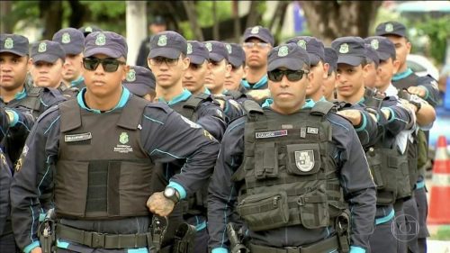 Insatisfeita com os vencimentos, a tropa fez greve no ano passado Um ano depois, o governo anuncia as promoções