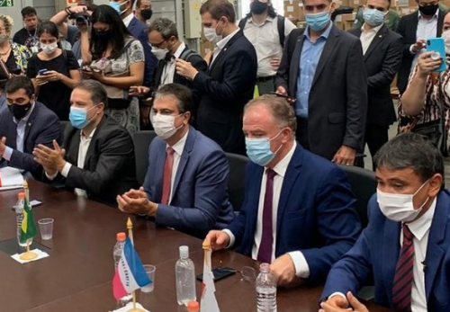 Camilo junto a outros governadores em São Paulo