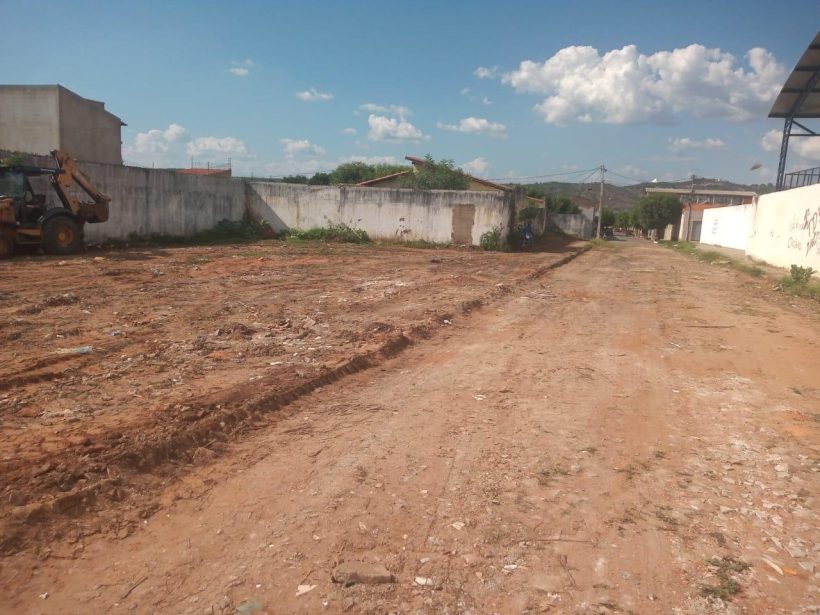Empresa inicia retirada do lixo em Juazeiro após notificação da Prefeitura