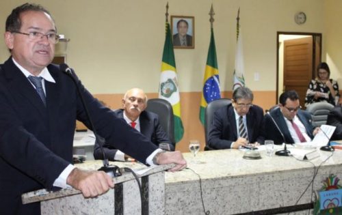 Prefeito, vice e vereadores são empossados em Crato