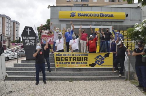 Sindicato realizou uma manifestação na agência Empresa Parquelândia,