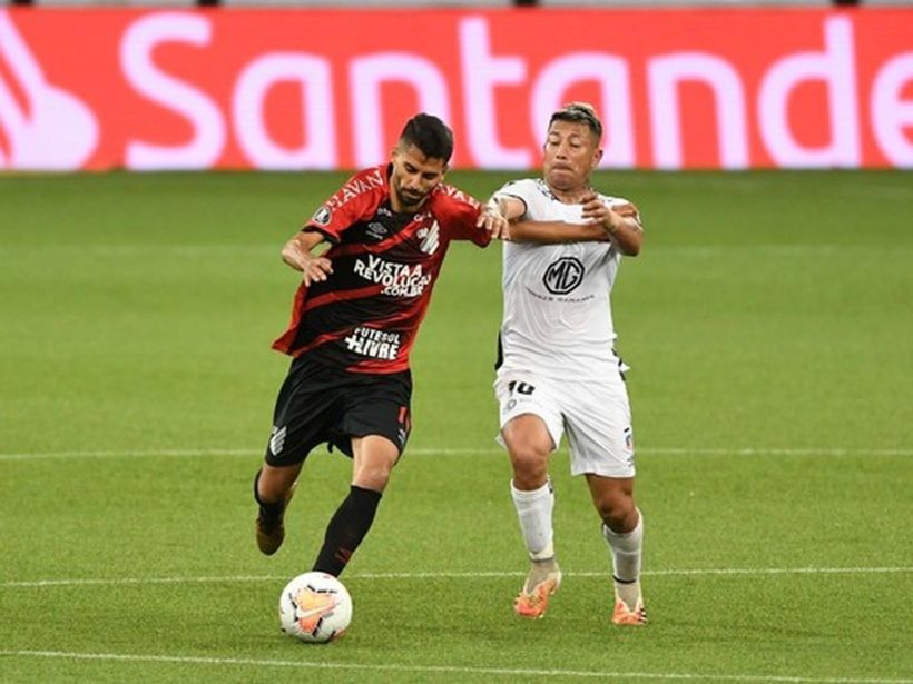 Ceará contrata o meia Jorginho, do Athletico Paranaense