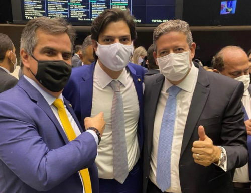AJ Albuquerque (centro) e Arthur Lira (direita)