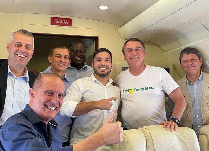 André Fernandes participa da comitiva de Bolsonaro na visita ao Ceará