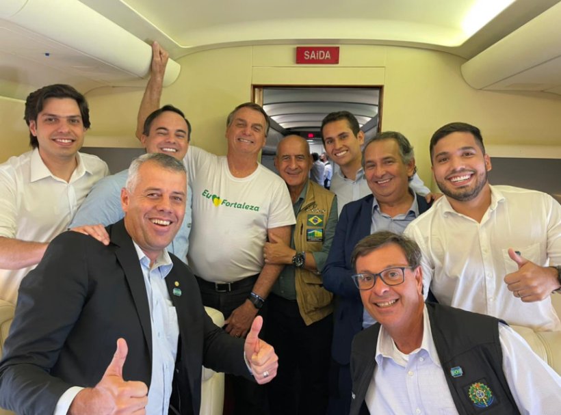Comitiva de Bolsonaro no Ceará mostra que FGs terão oposição forte em 2022