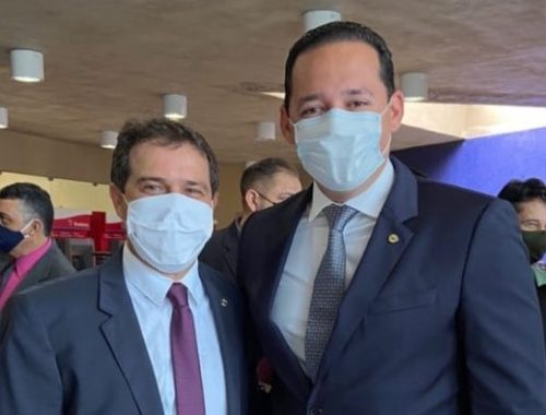 Evandro Leitão e Danniel Oliveira, presidente e vice-segundo-presidente da AL, respectivamente