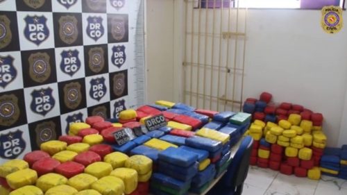 Operação da Polícia Civil prende chefe de facção cearense e apreende drogas