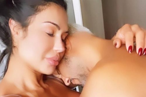 Belo é liberado pela Polícia após prisão e volta para casa