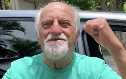 Ary Fontoura celebra primeira dose da vacina contra a Covid