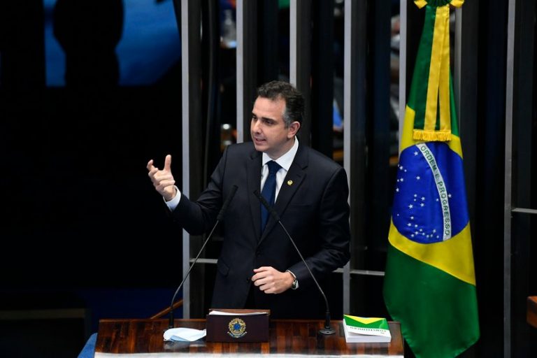 Rodrigo Pacheco derrota Simone Tebet e é eleito novo presidente do Senado