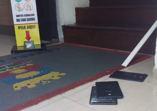 Tablets que caíram na fuga dos bandidos