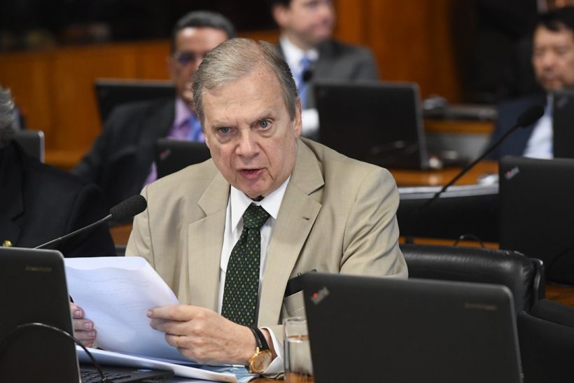 Tasso afirma que Queiroga devia mostrar indignação com aglomerações de Bolsonaro