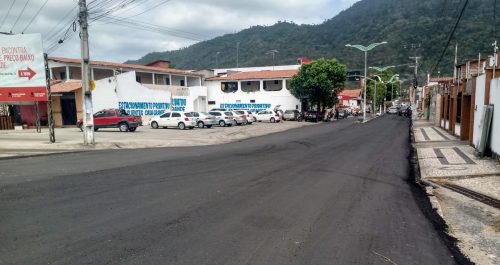 Trabalho de asfaltamento feito pela Prefeitura de Pacatuba