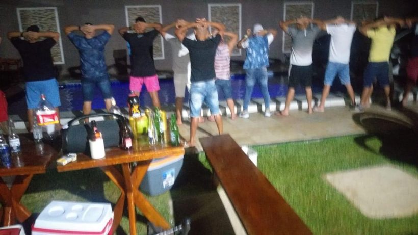 PM encerra festa com banda, bebidas e drogas no município de Pacatuba