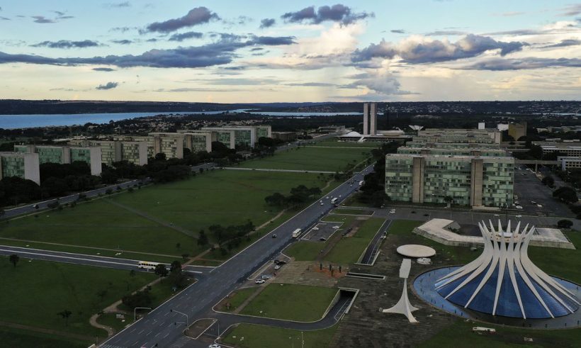 Decretos da reforma ministerial são publicados no Diário Oficial