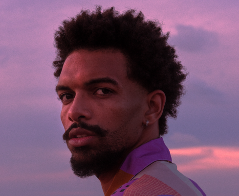 Ex-The X Factor, Chris Lima, lança terceira música autoral