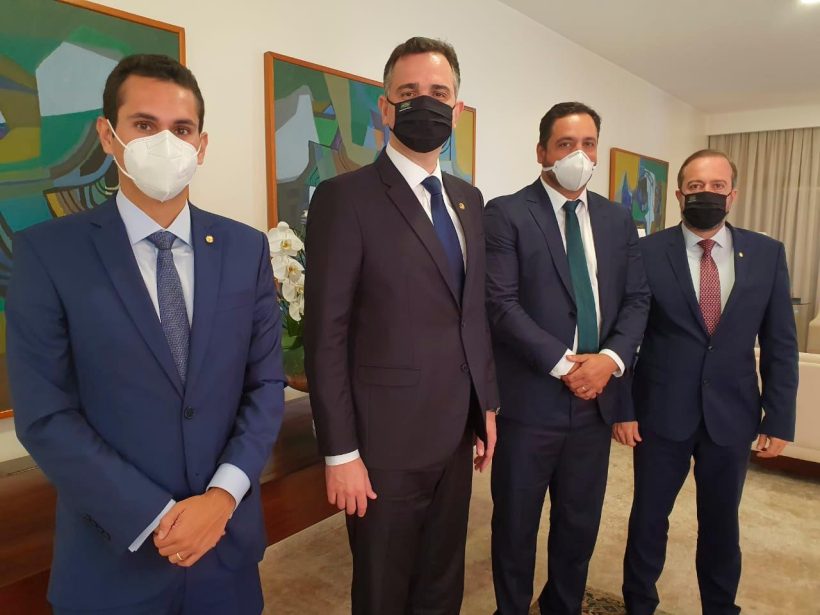 Domingos Neto se reúne com presidente do Senado para discutir ações contra covid