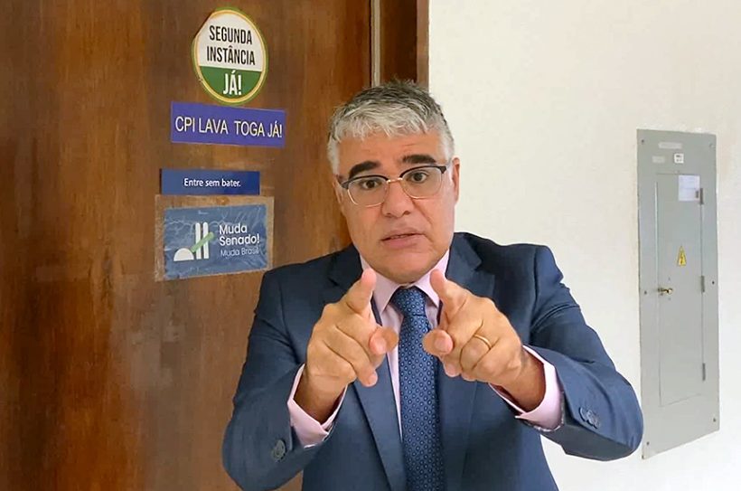 Eduardo Girão retira de projeto bônus para mulheres não abortarem após estupro