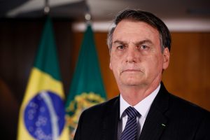 Bolsonaro é internado em hospital das Forças Armadas com dores abdominais