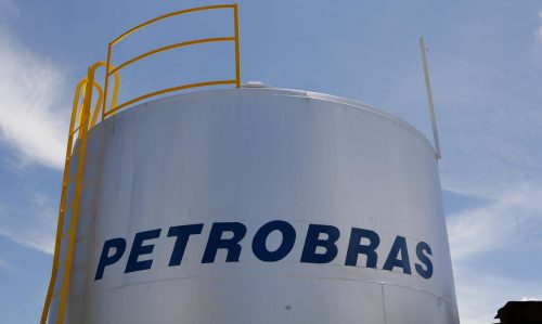 Gasolina e diesel estão mais baratos nas refinarias a partir desta quinta-feira