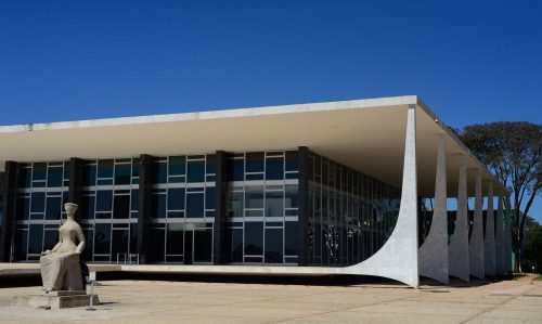 Alexandre de Moraes cancela concurso da PM do CE por limitar vagas para mulheres