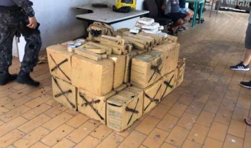 Em uma das ações, foram apreendidos quase 800 quilos de drogas no bairro Parangaba, em Fortaleza. (Foto: divulgação/SSPDS)