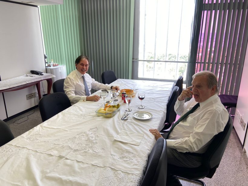 Tasso almoça com Eunício Oliveira no Senado e conversa sobre eleições no Ceará