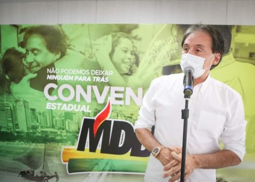 Eunício Oliveira durante reeleição na presidência do MDB no Ceará. (Foto: reprodução)