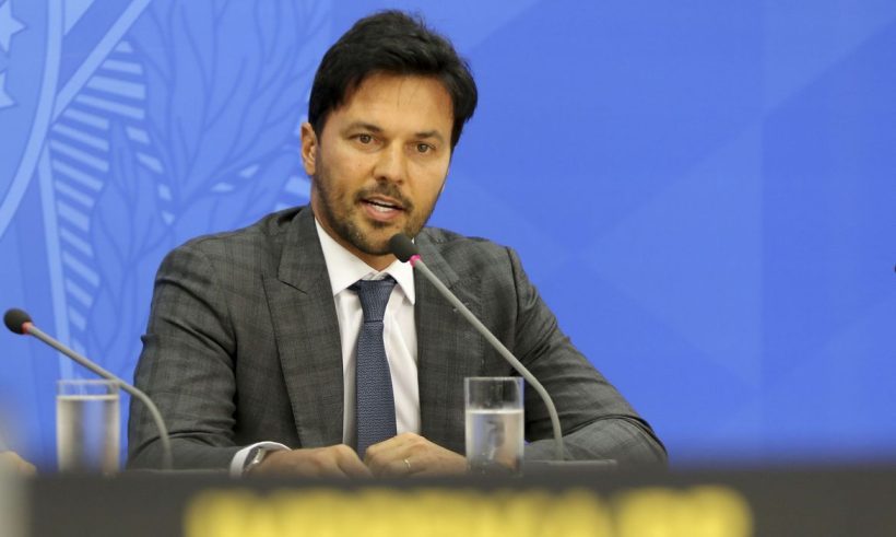 Fábio Faria é exonerado do Ministério das Comunicações