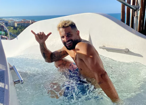 Campeão olímpico brasileiro passa por susto em voo nos Estados Unidos