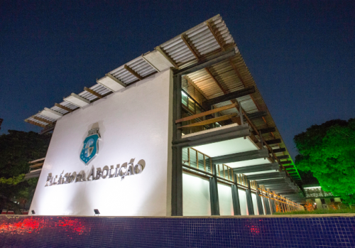 Pesquisa: 69,9% dos cearenses aprovam administração de Camilo Santana