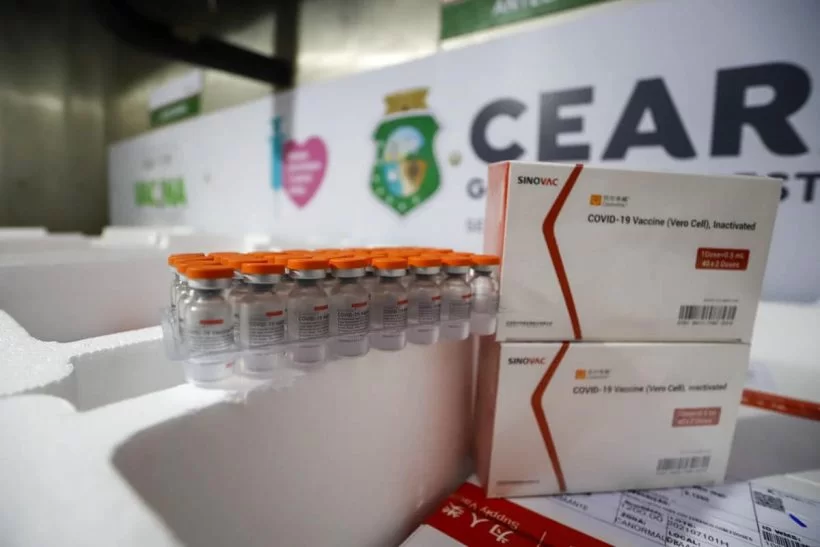 Ceará recebe 357.202 doses da vacina contra a Covid-19 da CoronaVac