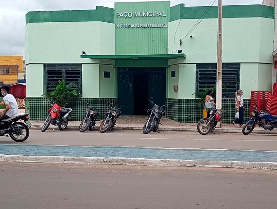 Justiça suspende aumento de salários do prefeito, vice e secretários de Campos Sales