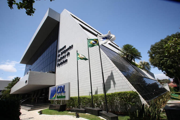 Comércio continuará seguindo medidas sanitárias do Governo do Estado, informa CDL de Fortaleza