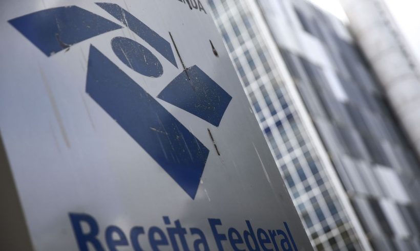 Dívida de Imposto de Renda do ministro da Educação está suspensa