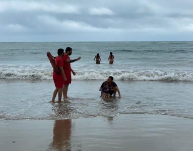 Corpo de bombeiros salva 19 pessoas de afogamento em praias da Capital e Região Metropolitana