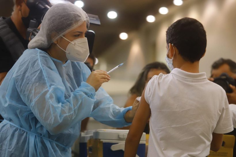 No grupo de 5 a 11 anos, 60,7% ainda não tomaram a primeira dose