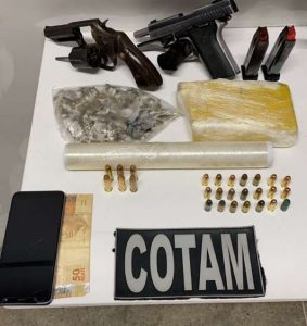 Polícia apreende armas escondidas dentro de berço em Fortaleza