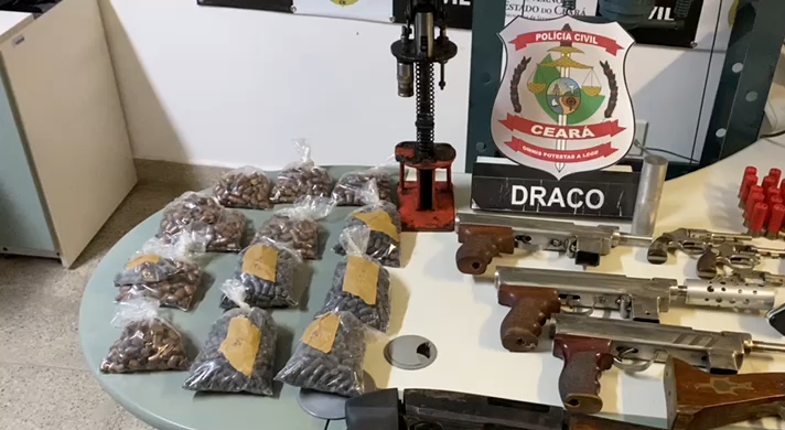 PC prende advogado e aprende drogas e armas de facção criminosa em Messejana