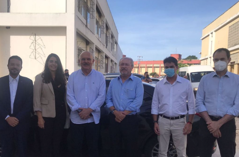 Júnior Mano participa de entrega de obras da UFC com ministro da Educação