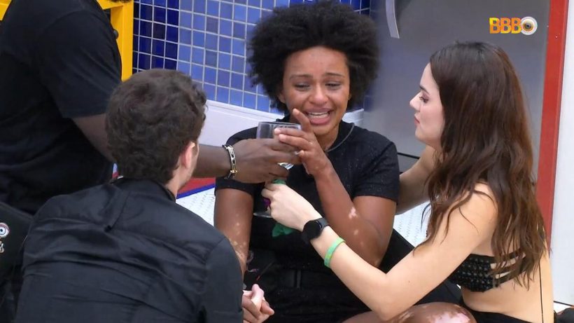 Natália faz barraco no BBB22 e é proibida de consumir bebidas alcoólicas