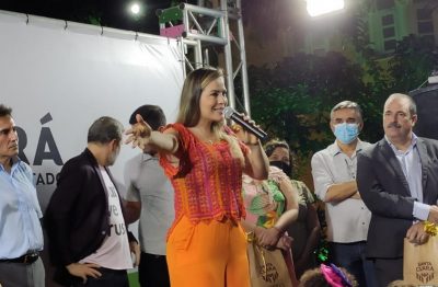 Onélia Santana participou da revitalização da Praça Luíza Távora. (Foto: divulgação)