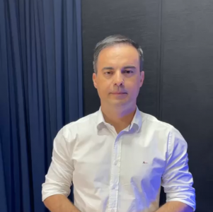 “As pesquisas estão deixando o governador preocupado”, ironiza Wagner após críticas de Camilo