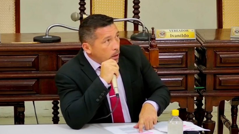 Vereador denuncia contratos de parentes do prefeito de Juazeiro do Norte com IDAB