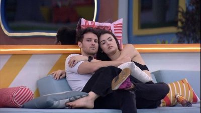Lucas e Eslovênia no BBB22. [Foto: Reprodução / TV Globo]