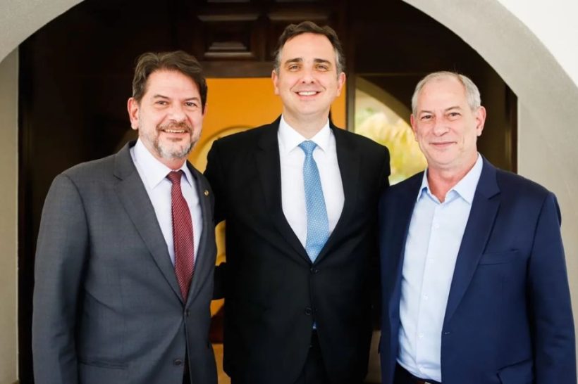 Cid e Ciro se reúnem com presidente do Senado para negociar apoio do PSD à candidatura de Ciro