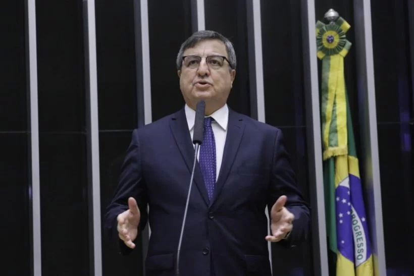 Danilo Forte denuncia truculência da Polícia Federal contra o jornalista Donizete Arruda