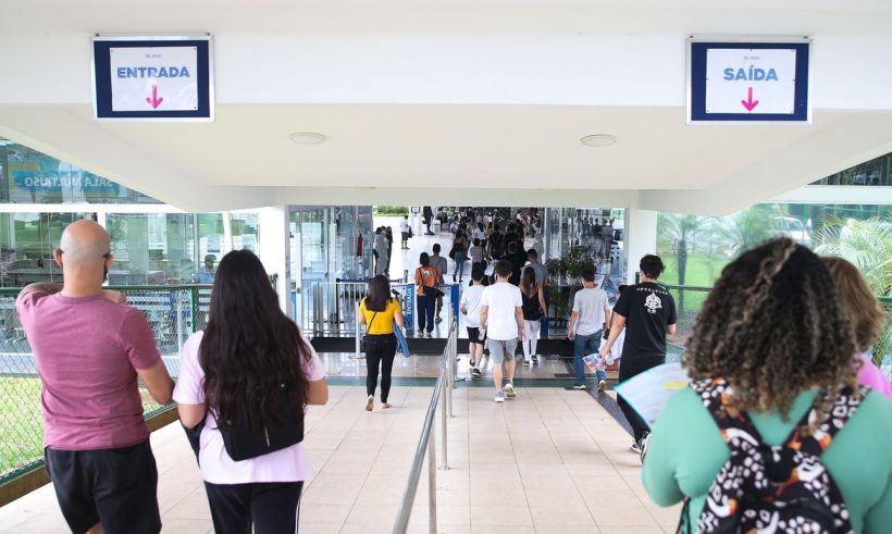221 mil candidatos devem participar do 2º dia de provas do Enem no Ceará