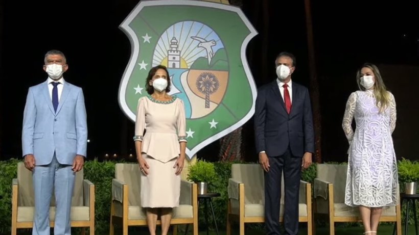 Camilo passa cargo para Izolda em solenidade no Palácio da Abolição